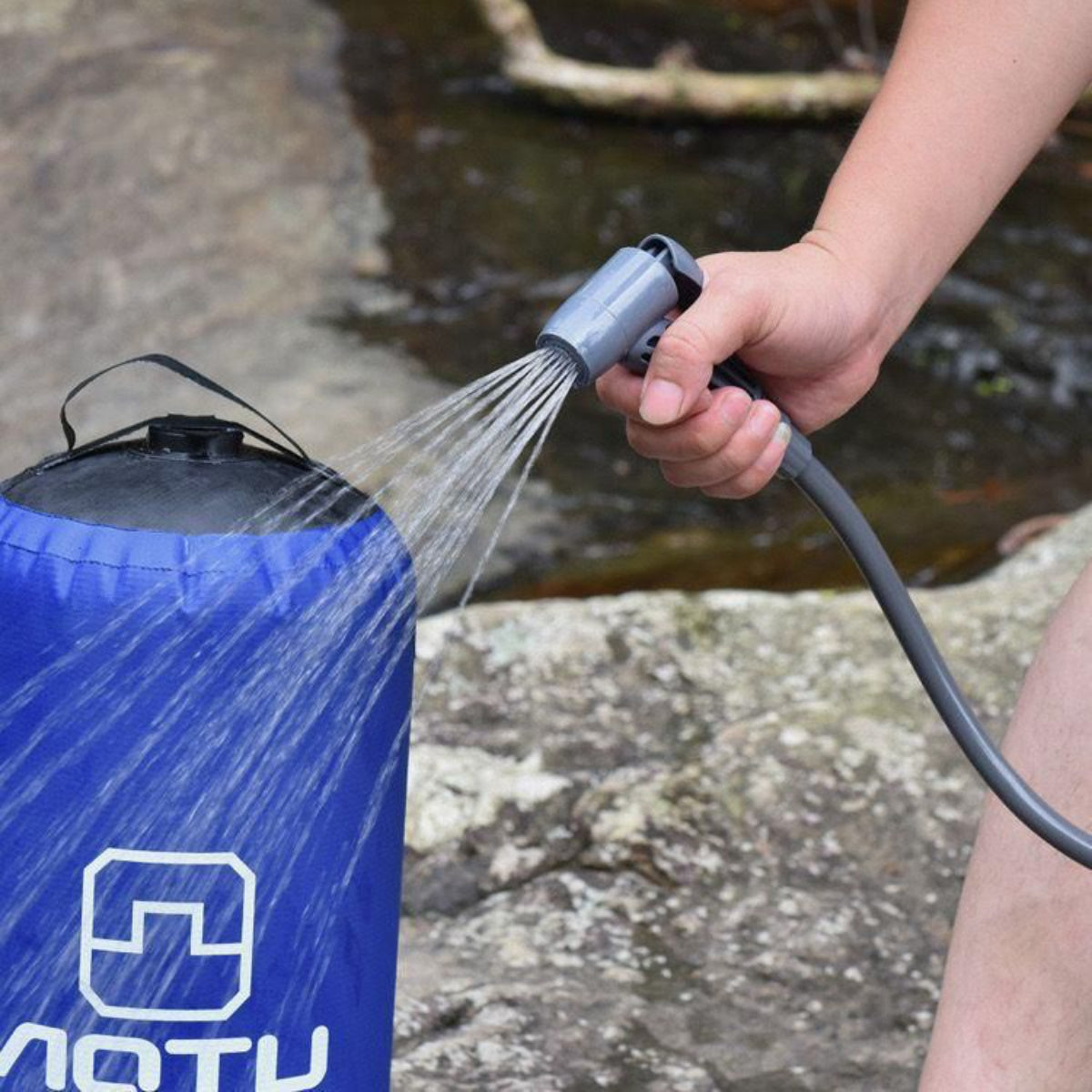 11L PVC Pressure Shower with Foot Pump Lightweight Outdoor Inflatable Shower Pressure Shower Water Bag For Outdoors Beach Camping Hiking Bathing